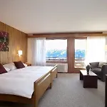 Gloria 3*